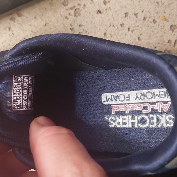 Skechers - Picture 4 of 4